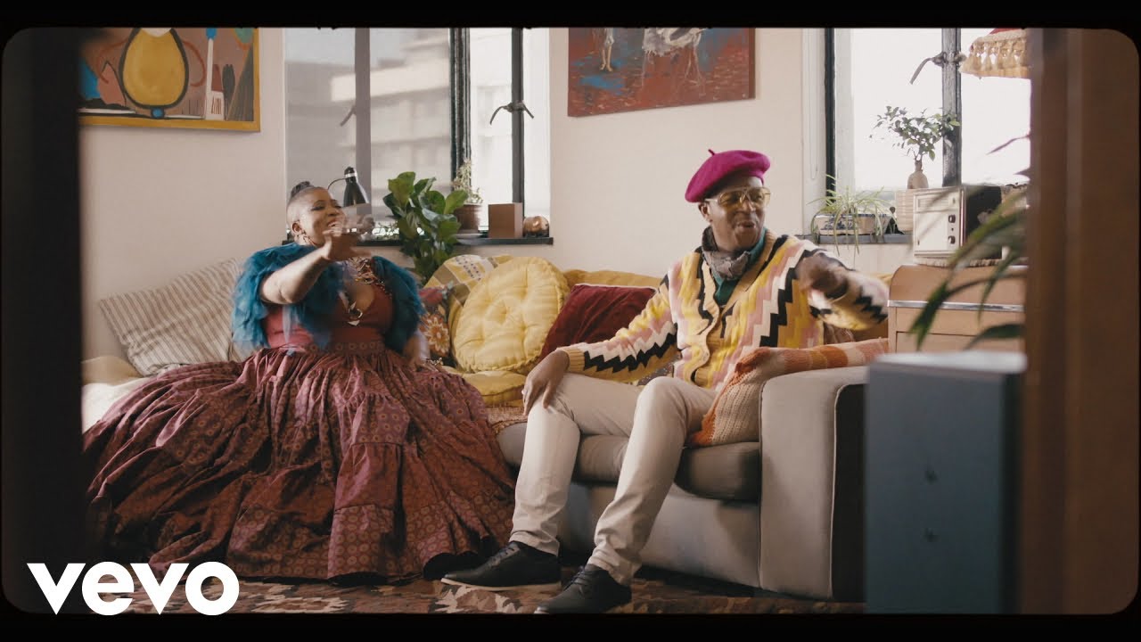 VIDEO: OSKIDO & Thandiswa Mazwai – Ayazizela