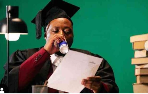 6 Kelvin Momo – The Deluxe of Ntsako